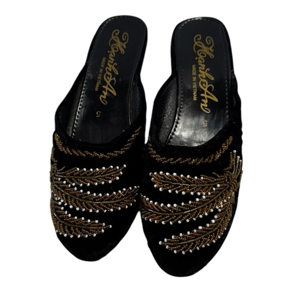 Huma Blanco HAND BEADED Slippers Black Velvet Elegant Beaded size 9 US women - Picture 2 of 8